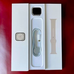 Apple Watch Series 7 [GPS 41mm] with additional bands